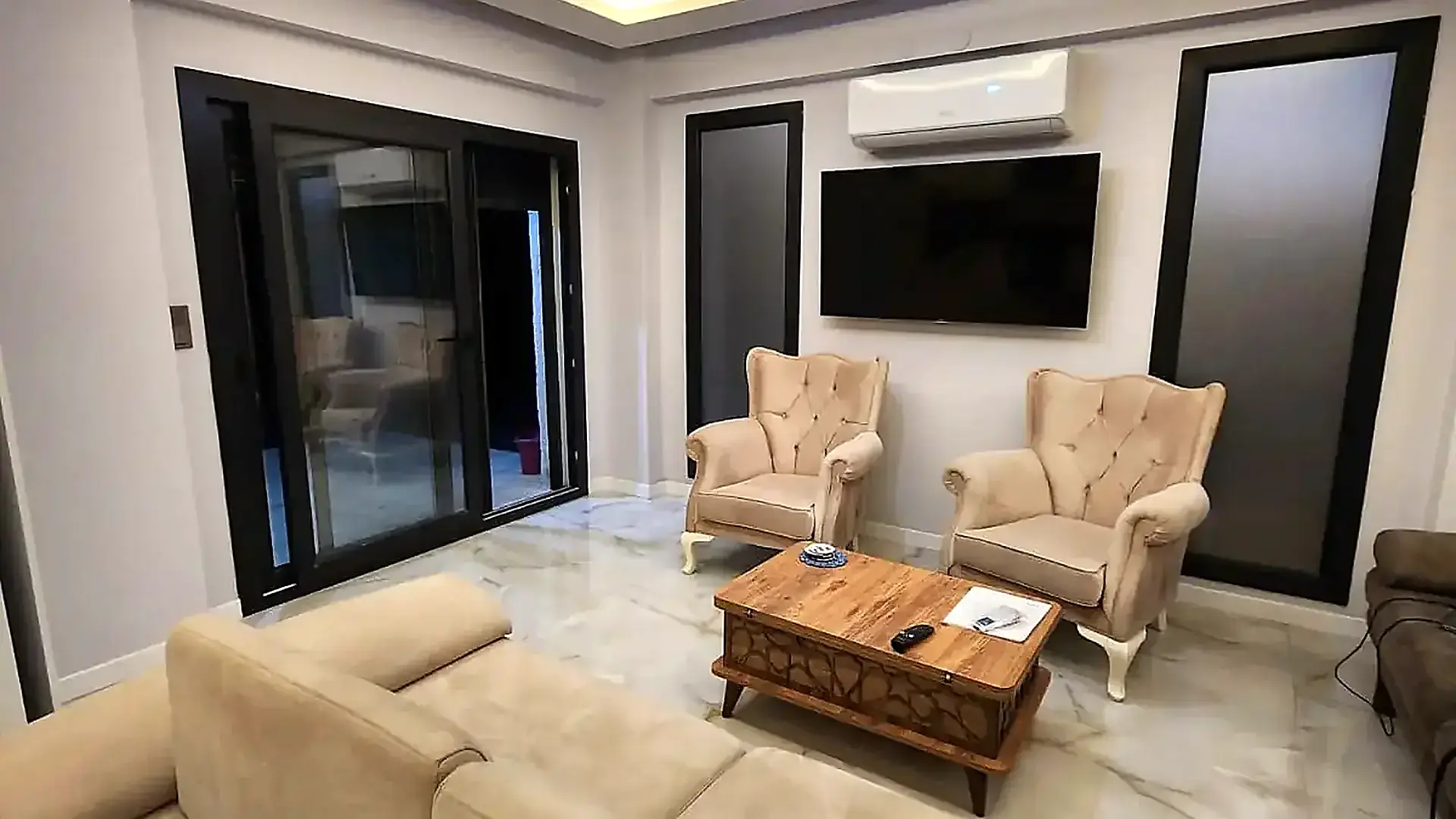 Start Unie Yapı Foça Projesi modern salon tasarımı