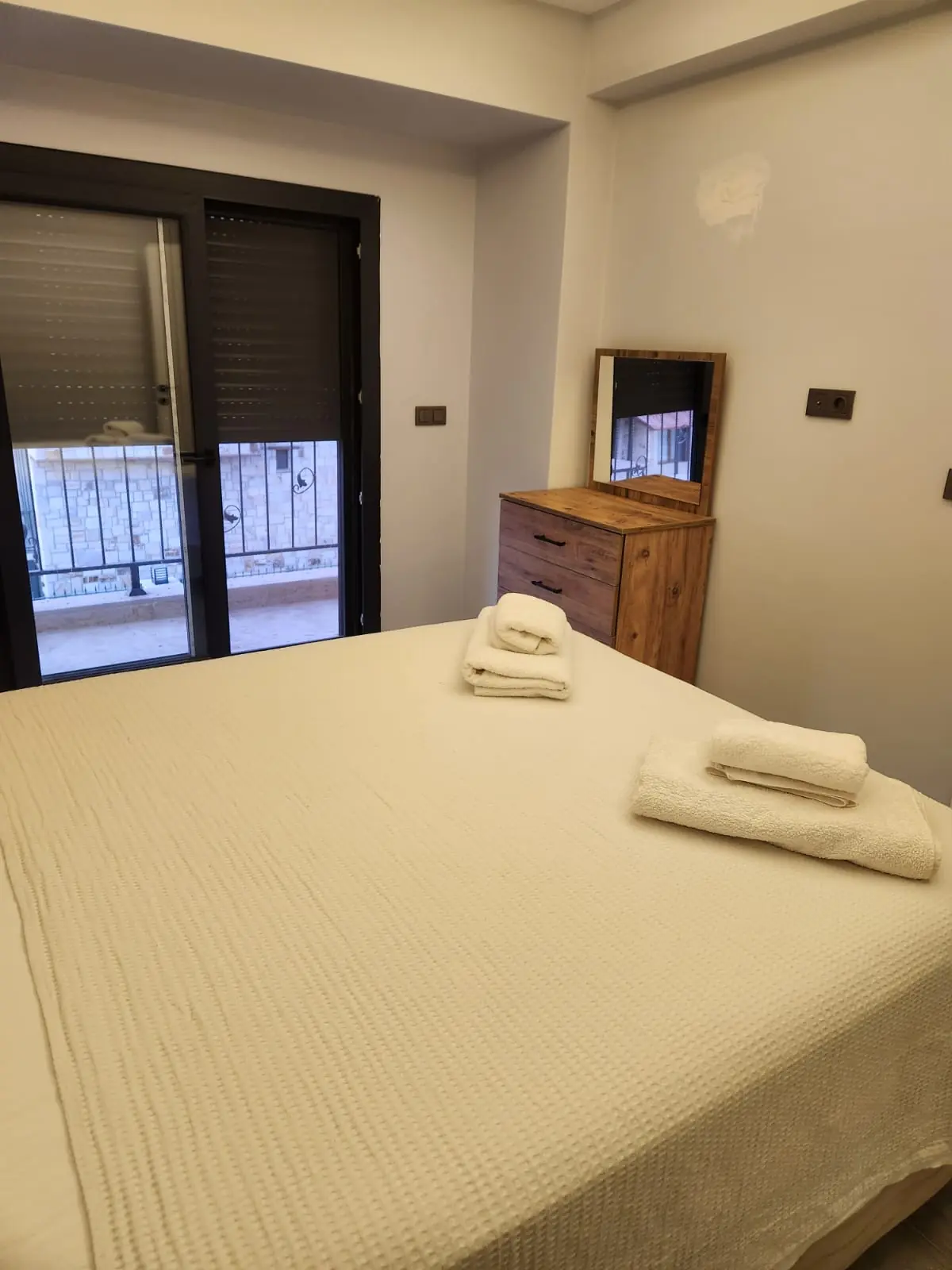 Foça Projesi havuzlu villa ve çevresi
